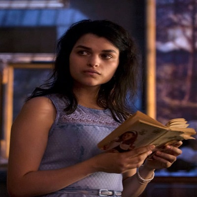 Actress Eve Harlow as Mia in The 100